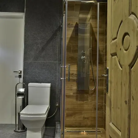 Angels Court 1 Doukádes