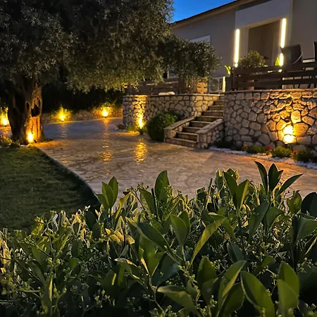 Angels Court 1 Villa Doukádes