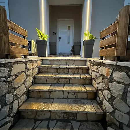 Angels Court 1 * Doukádes