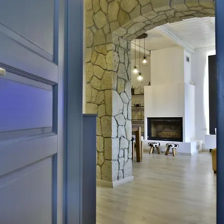 Vila Angels Court 1 *