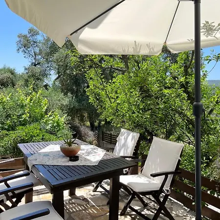 Angels Court 1 * Doukades